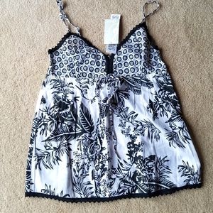 Black & White Floral Top from Spain NWT